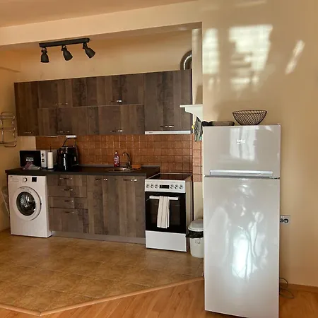 Апартамент Nice, Spacious And Cozy