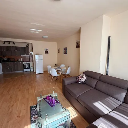 דירה Nice, Spacious And Cozy *