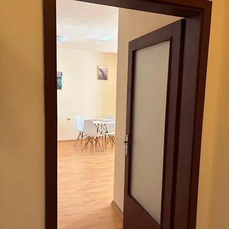 Nice, Spacious And Cozy *