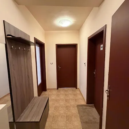 Nice, Spacious And Cozy * סופיה