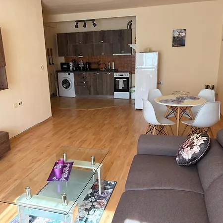 Nice, Spacious And Cozy סופיה