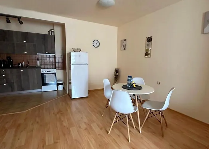 Appartamento Nice, Spacious And Cozy