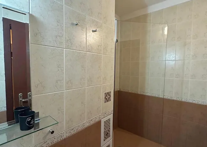 Nice, Spacious And Cozy *